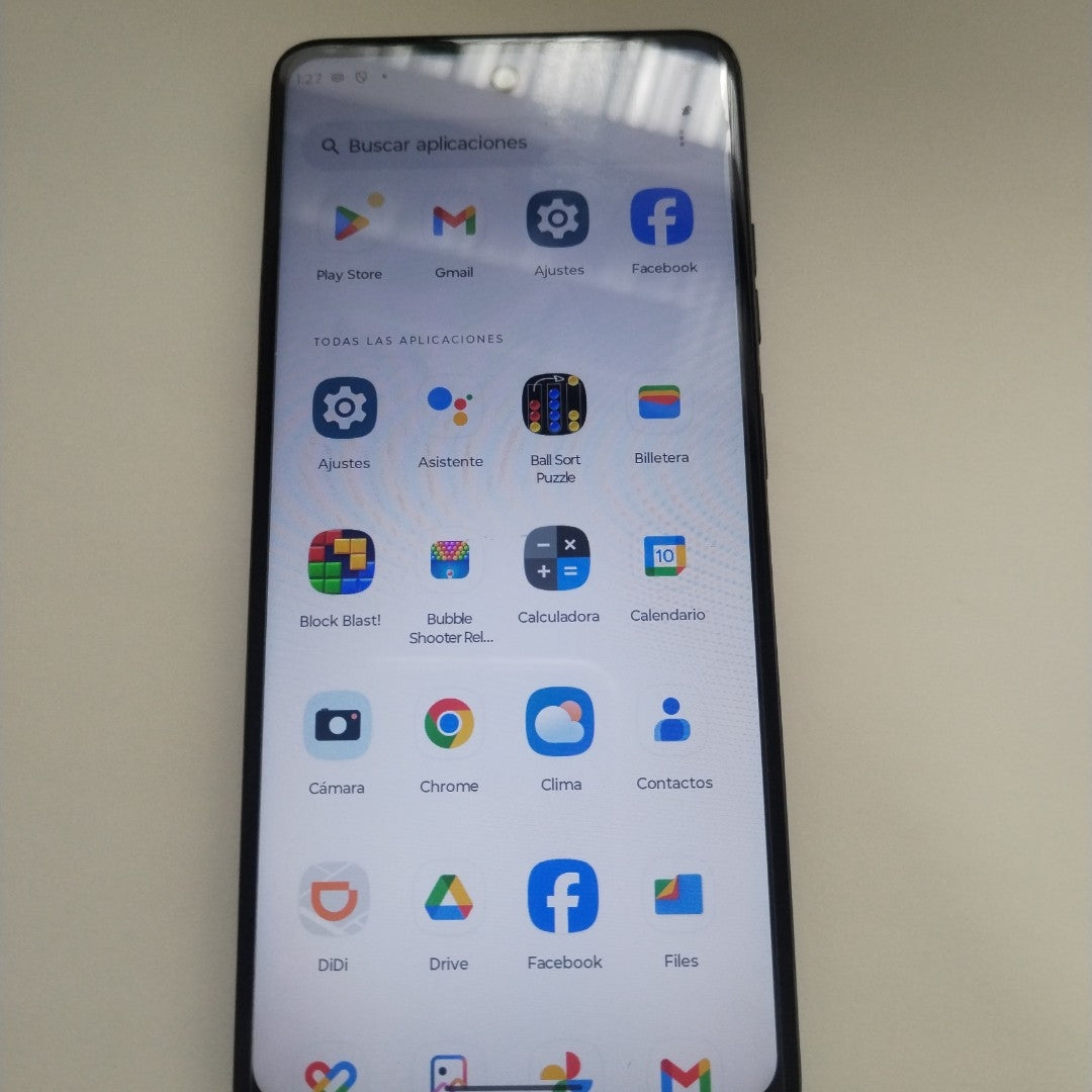 CELULAR MOTOROLA MOTO G24 XT2423-1 (2024) 256 GB 4 GB RAM (SEMINUEVO)