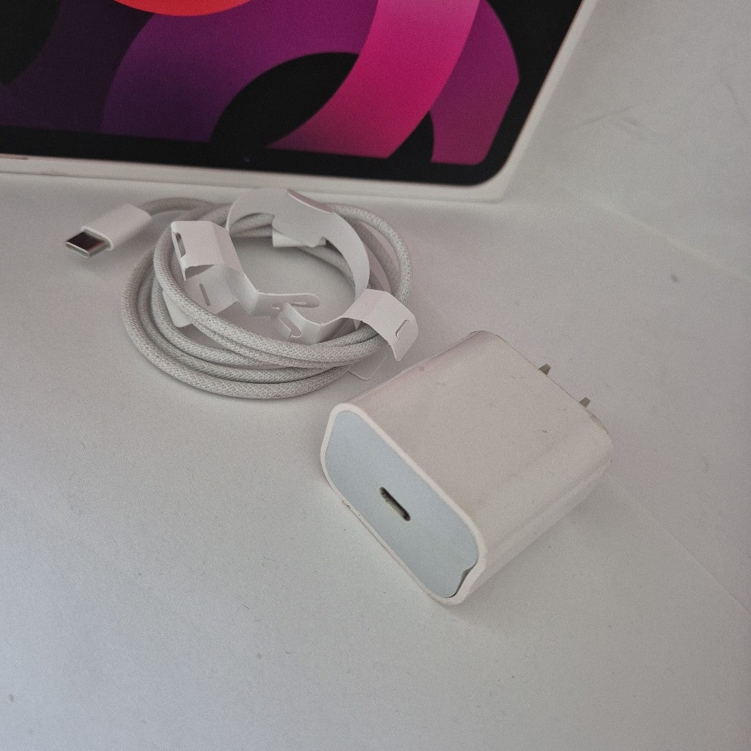 TABLETA APPLE IPAD AIR 5 A2588 64 GB 8 GB RAM (SEMINUEVO)