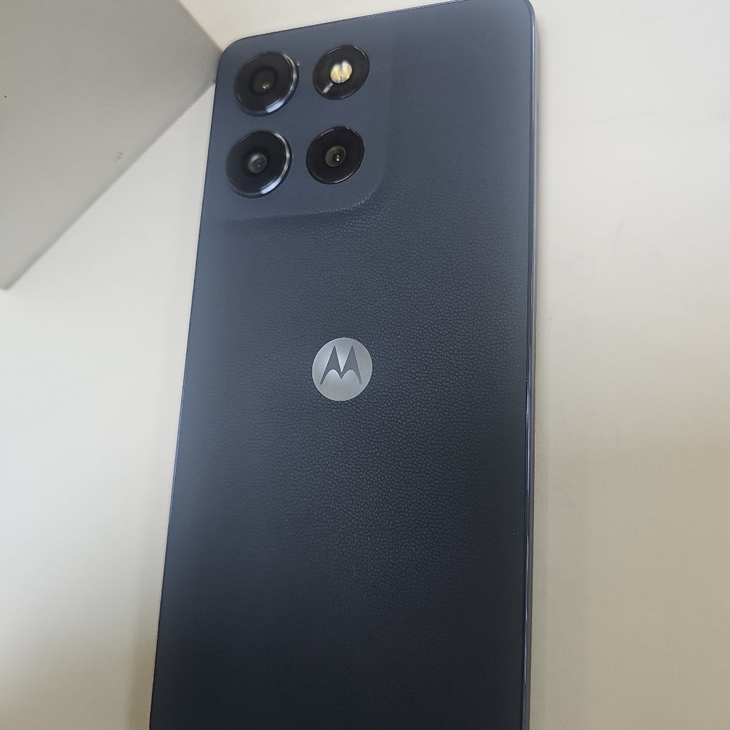 CELULAR MOTOROLA MOTO G86 XT2527-1 (2025) 256 GB 8 GB RAM (SEMINUEVO)