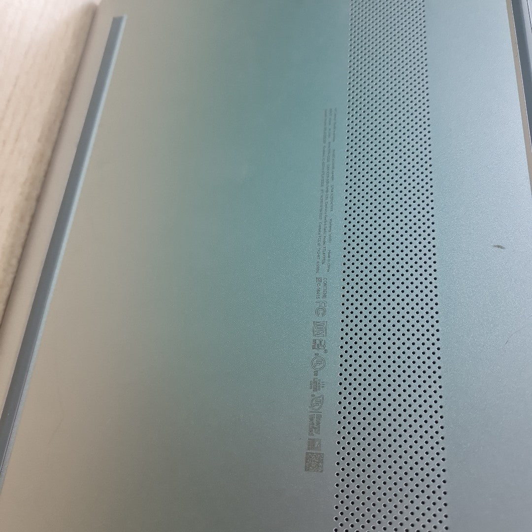 LAPTOP HP NOTEBOOK 15-DY1002LA (2025) 256 GB SSD 8 GB RAM (SEMINUEVO)