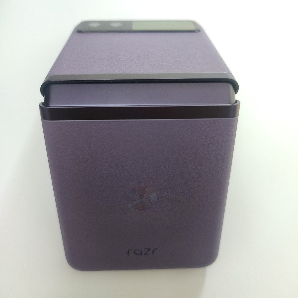 CELULAR MOTOROLA RAZR 40 XT2323-1 (2023) 256 GB 8 GB RAM (SEMINUEVO)