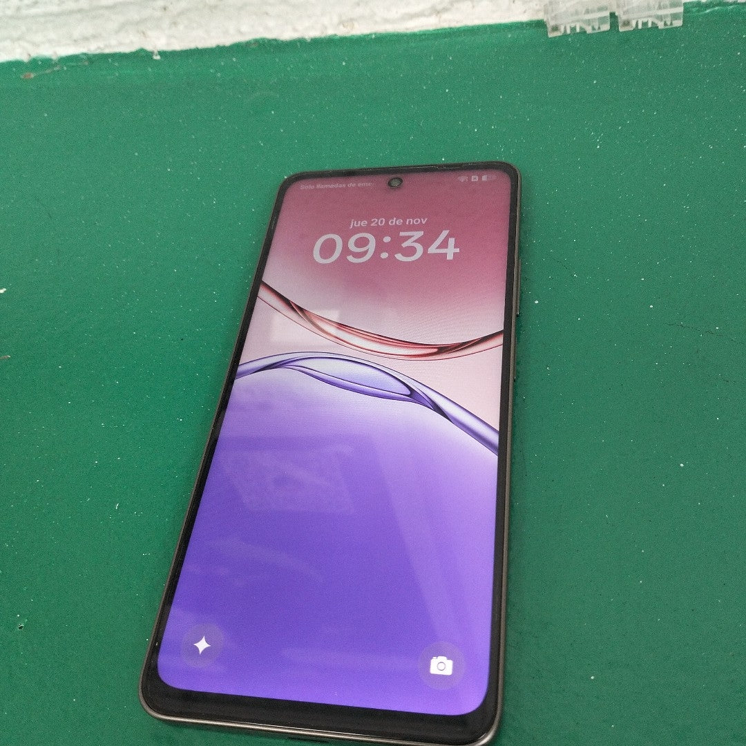 CELULAR OPPO  A5 PRO 5G CPH2695 (2025) 256 GB 8 GB RAM (SEMINUEVO)