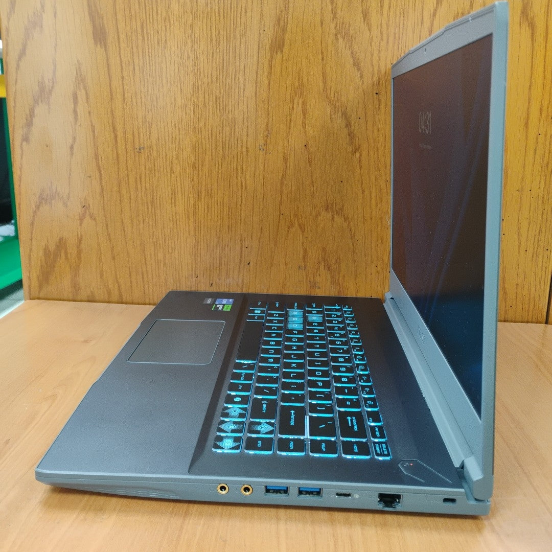LAPTOP MSI THIN 15 B13UC-1000US (2024) 512 GB SSD 16 GB RAM