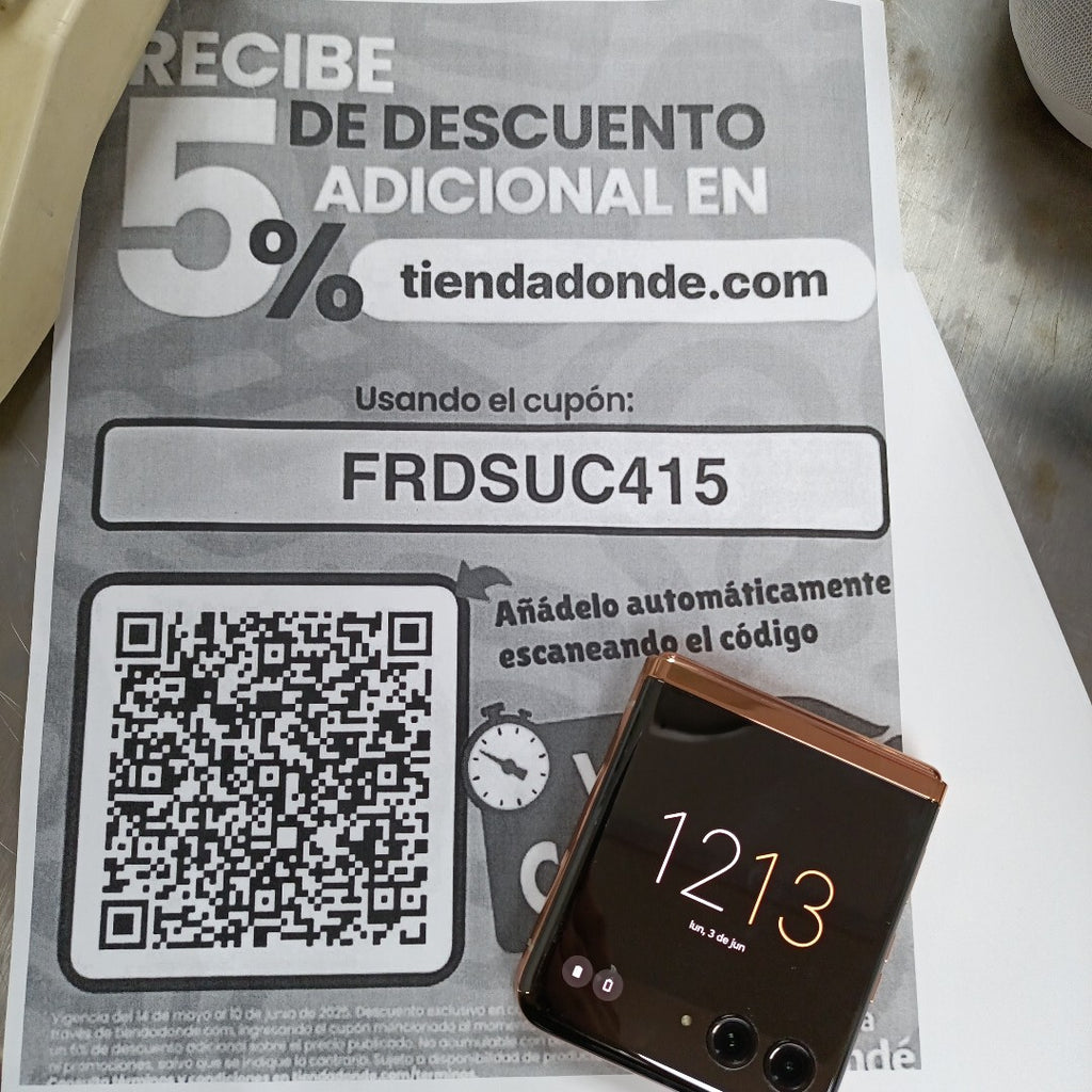 CELULAR MOTOROLA RAZR 40 ULTRA XT2321-1 (2023) 512 GB 12 GB RAM (SEMINUEVO)