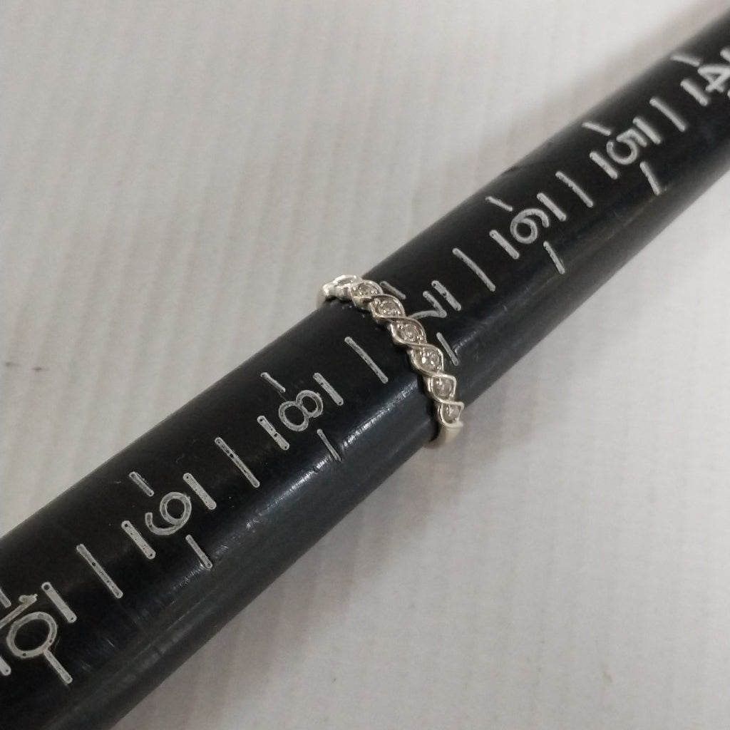 MEDIA CHURUMBELA. ORO BLANCO. 14 K 2 GRMS (SEMINUEVO)