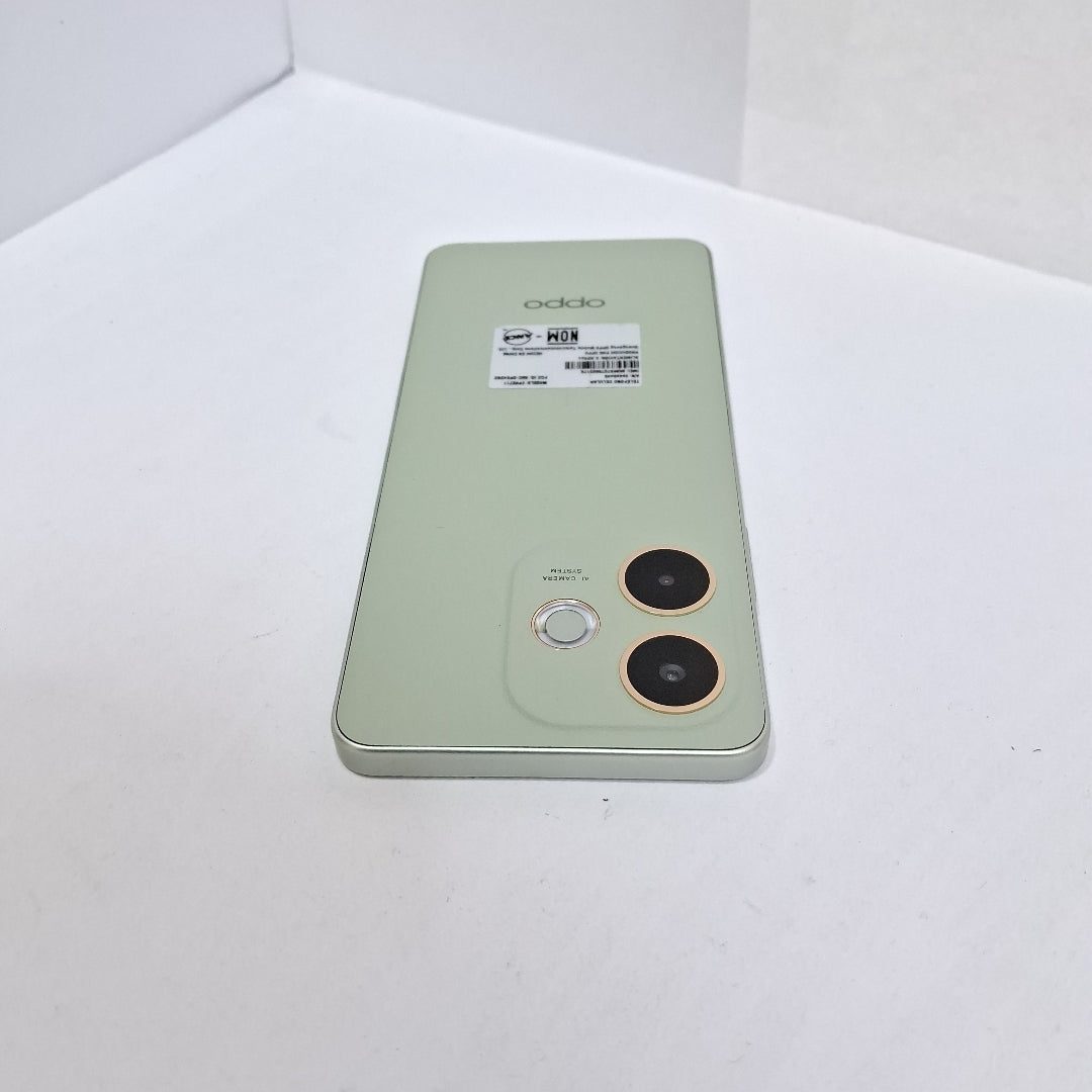 CELULAR OPPO  A5 PRO CPH2711 (2025) 256 GB 8 GB RAM (SEMINUEVO)