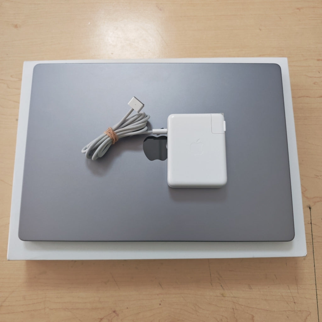 LAPTOP APPLE MACBOOK PRO 16" 2021 3.2 A2485 (10 CPU / 16 GPU) 1 TB SSD 16 GB RAM (SEMINUEVO)