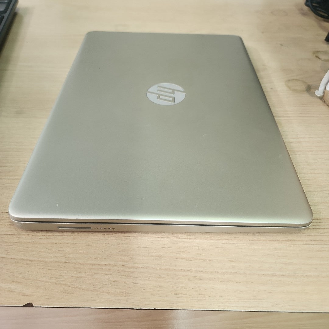 LAPTOP HP 14-DQ2502LA (2022) 256 GB SSD 8 GB RAM (SEMINUEVO)