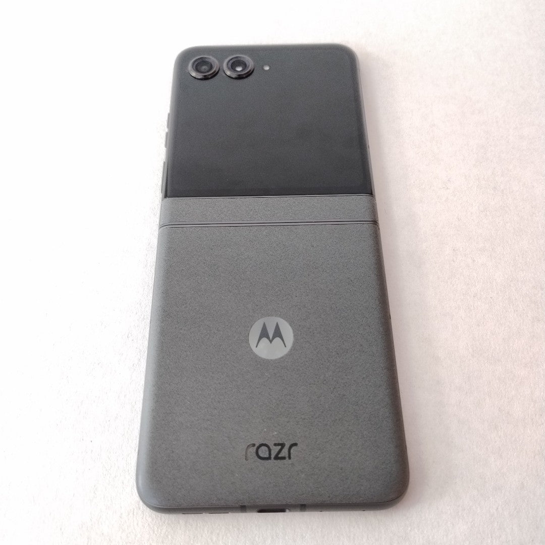 CELULAR MOTOROLA RAZR 50 5G XT2453-1 256 GB 8 GB RAM (SEMINUEVO)