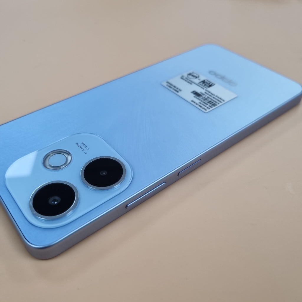 CELULAR OPPO  A5 PRO CPH2711 (2025) 256 GB 8 GB RAM (SEMINUEVO)