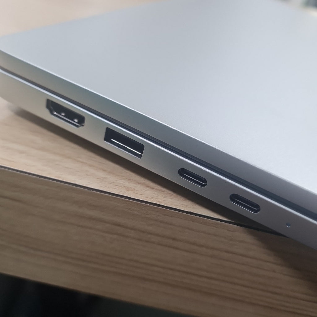 LAPTOP DELL PRO 16 PLUS PB16250 (2025) 1 TB SSD 16 GB RAM (SEMINUEVO)