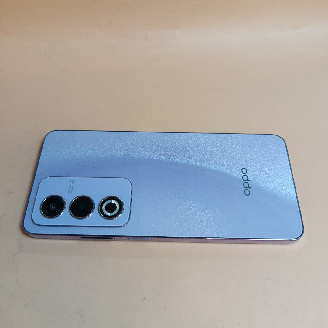 CELULAR OPPO  A80 5G CPH2639 (2024) 256 GB 8 GB RAM (SEMINUEVO)