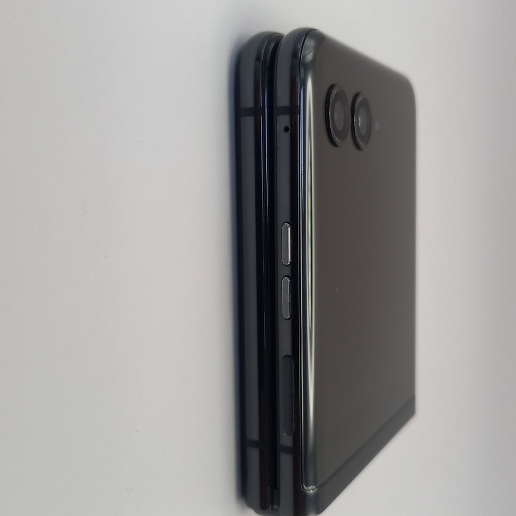 CELULAR MOTOROLA RAZR 40 ULTRA XT2321-1 (2023) 512 GB 12 GB RAM (SEMINUEVO)