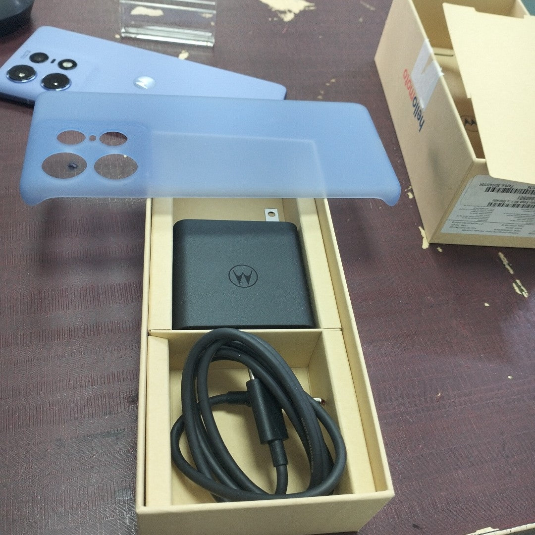 CELULAR MOTOROLA EDGE 50 PRO XT2403-2 (2024) 512 GB 12 GB RAM (SEMINUEVO)
