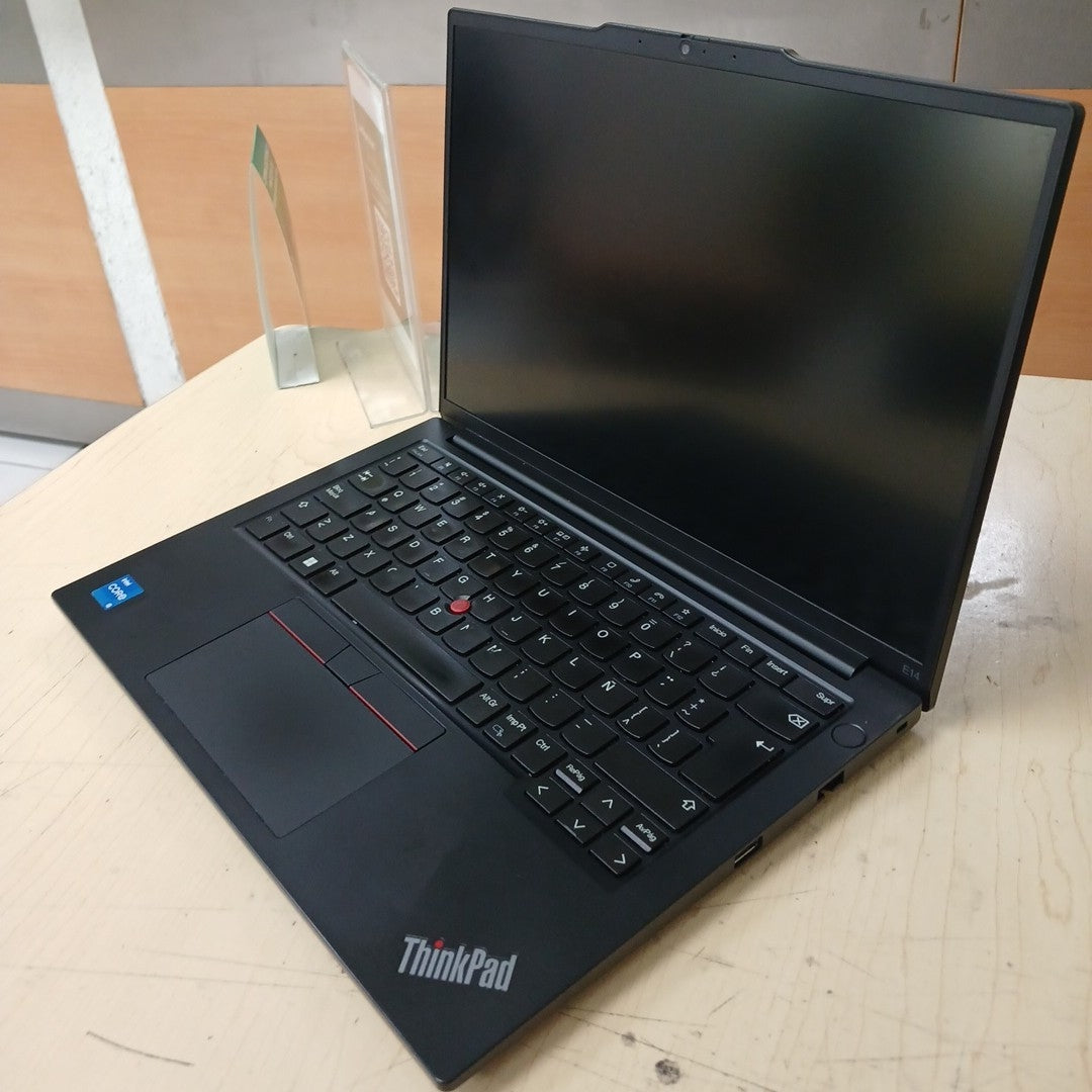 LAPTOP LENOVO THINKPAD E14 GEN 5 (2024) 512 GB SSD 16 GB RAM (SEMINUEVO)