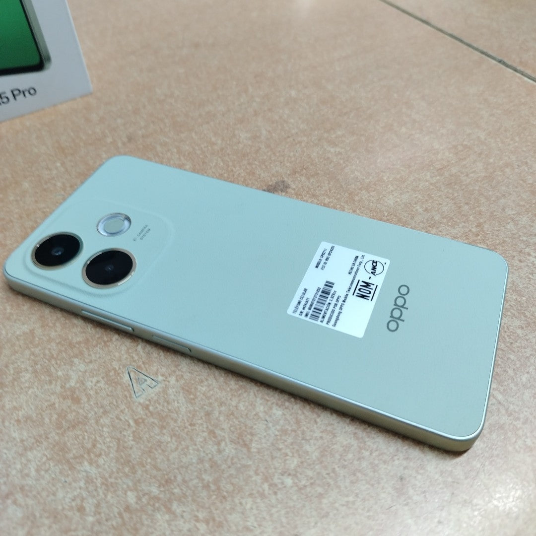 CELULAR OPPO A5 PRO CPH2711 (2025) 256 GB 8 GB RAM (SEMINUEVO)