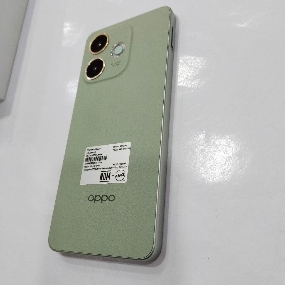CELULAR OPPO A5 PRO CPH2711 (2025) 256 GB 8 GB RAM (SEMINUEVO)