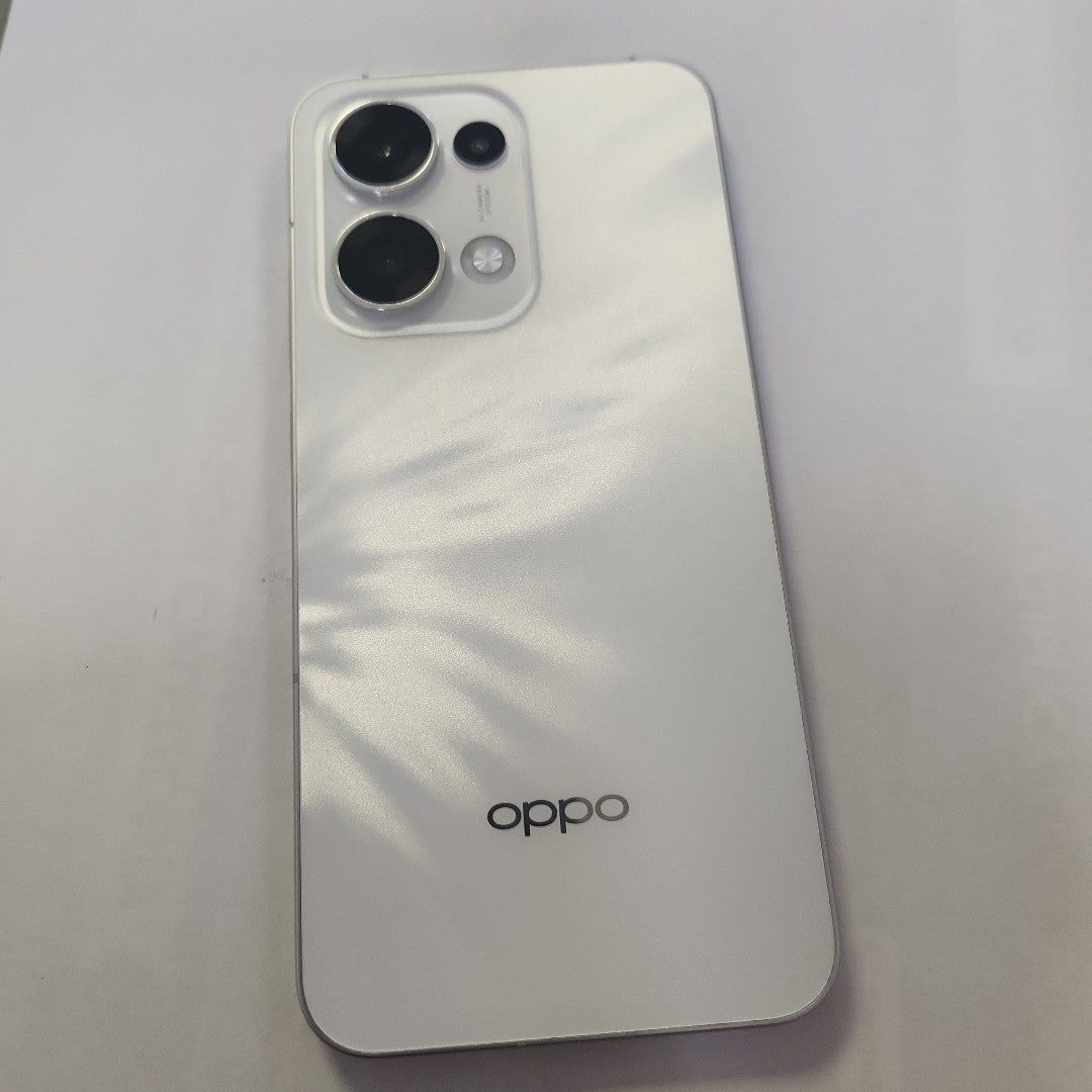 CELULAR OPPO RENO13 5G CPH2689 (2024) 512 GB 12 GB RAM (SEMINUEVO)