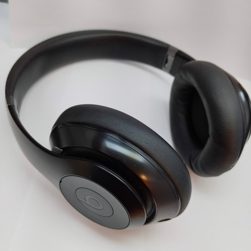 AUDIFONOS BEATS STUDIO PRO INALAMBRICO OVER EAR (SEMINUEVO)