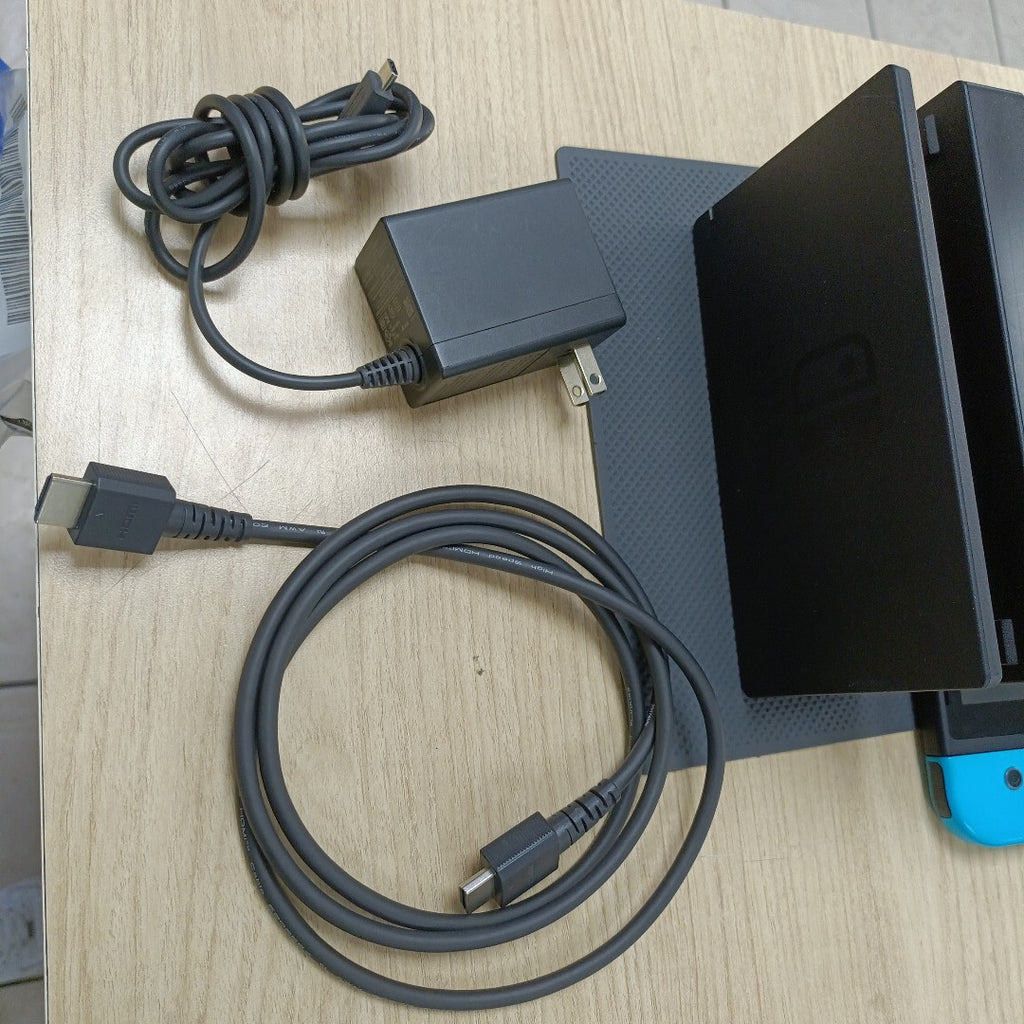 CONSOLA DE VIDEOJUEGO NINTENDO SWITCH 1.1 32 GB (SEMINUEVO)
