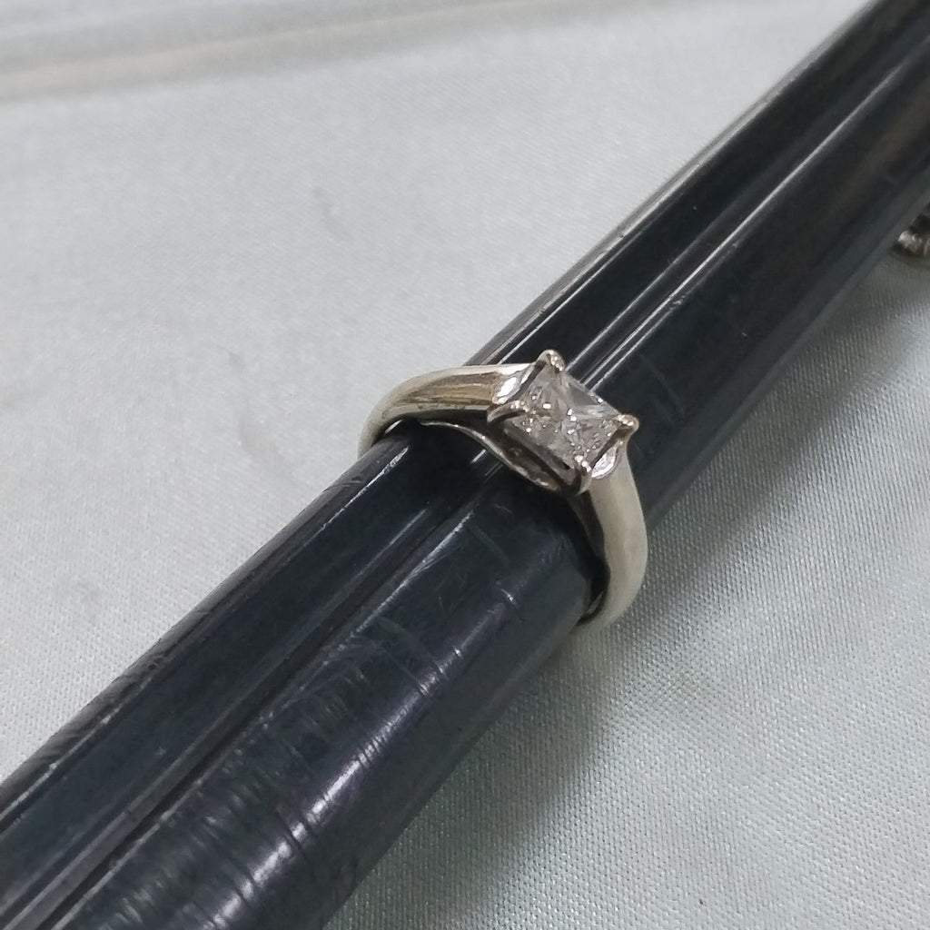 ANILLITO ORO BLANCO 14 K 3.4 GRMS (SEMINUEVO)