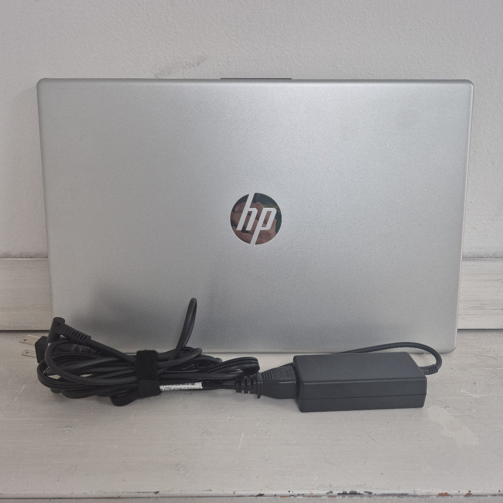 LAPTOP HP 15-FC0080LA (2024) 512 GB SSD 16 GB RAM (SEMINUEVO)