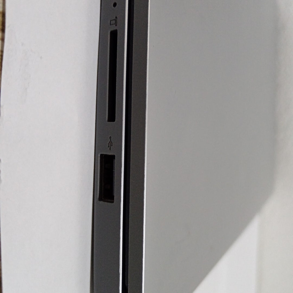 LAPTOP LENOVO IDEAPAD 1 15IGL7 (2024) 256 GB SSD 8 GB RAM (SEMINUEVO)