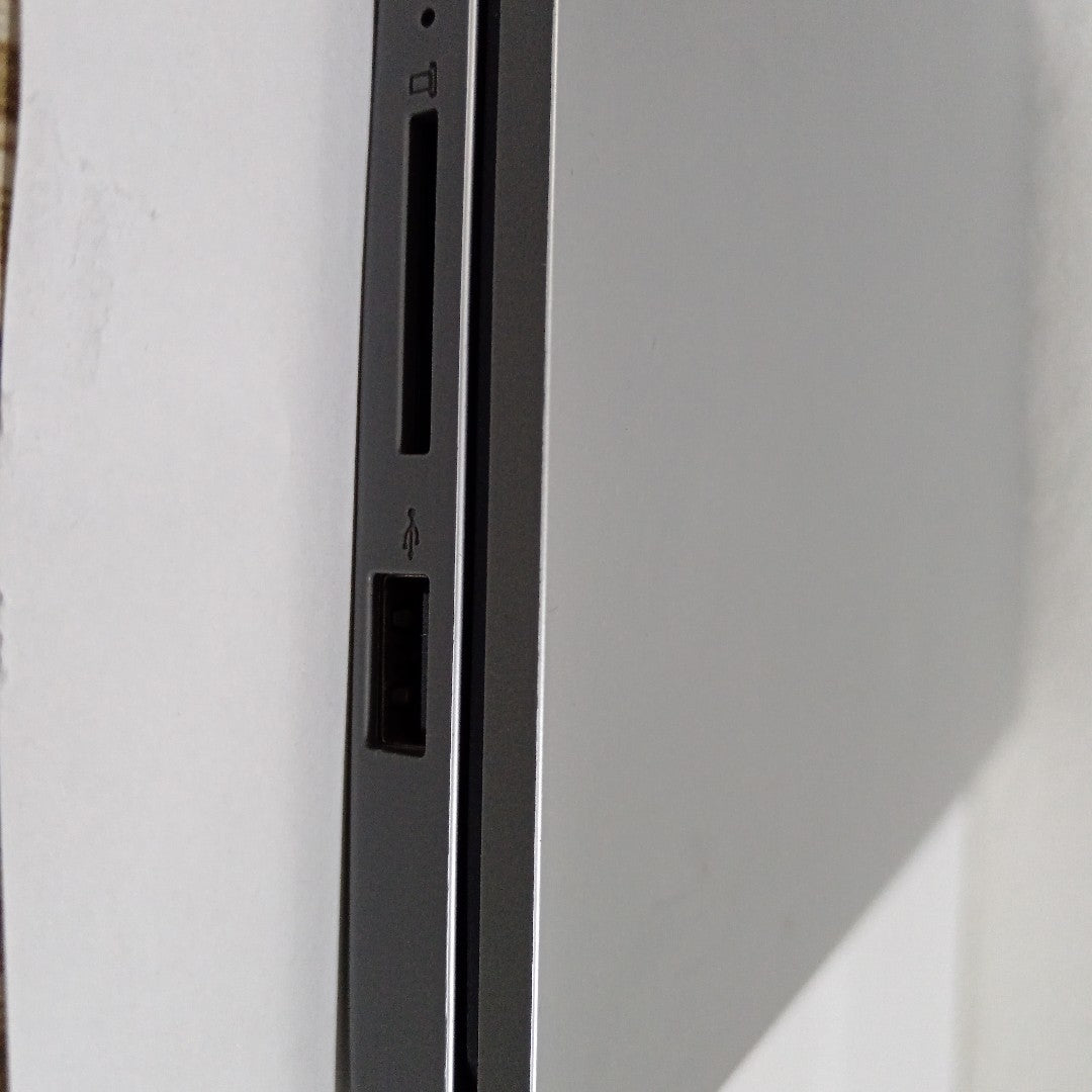 LAPTOP LENOVO IDEAPAD 1 15IGL7 (2024) 256 GB SSD 8 GB RAM (SEMINUEVO)