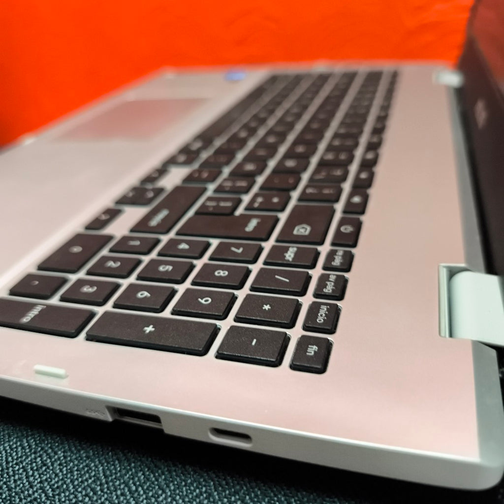 LAPTOP ASUS CHROMEBOOK CX1500CKA-CEL8G128-C2 (2023) 128 GB 8 GB RAM (SEMINUEVO)