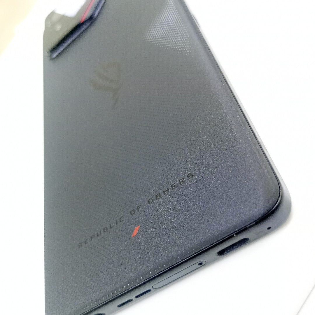 CELULAR ASUS ROG PHONE 9 AI2501B (2024) 512 GB 12 GB RAM (SEMINUEVO)