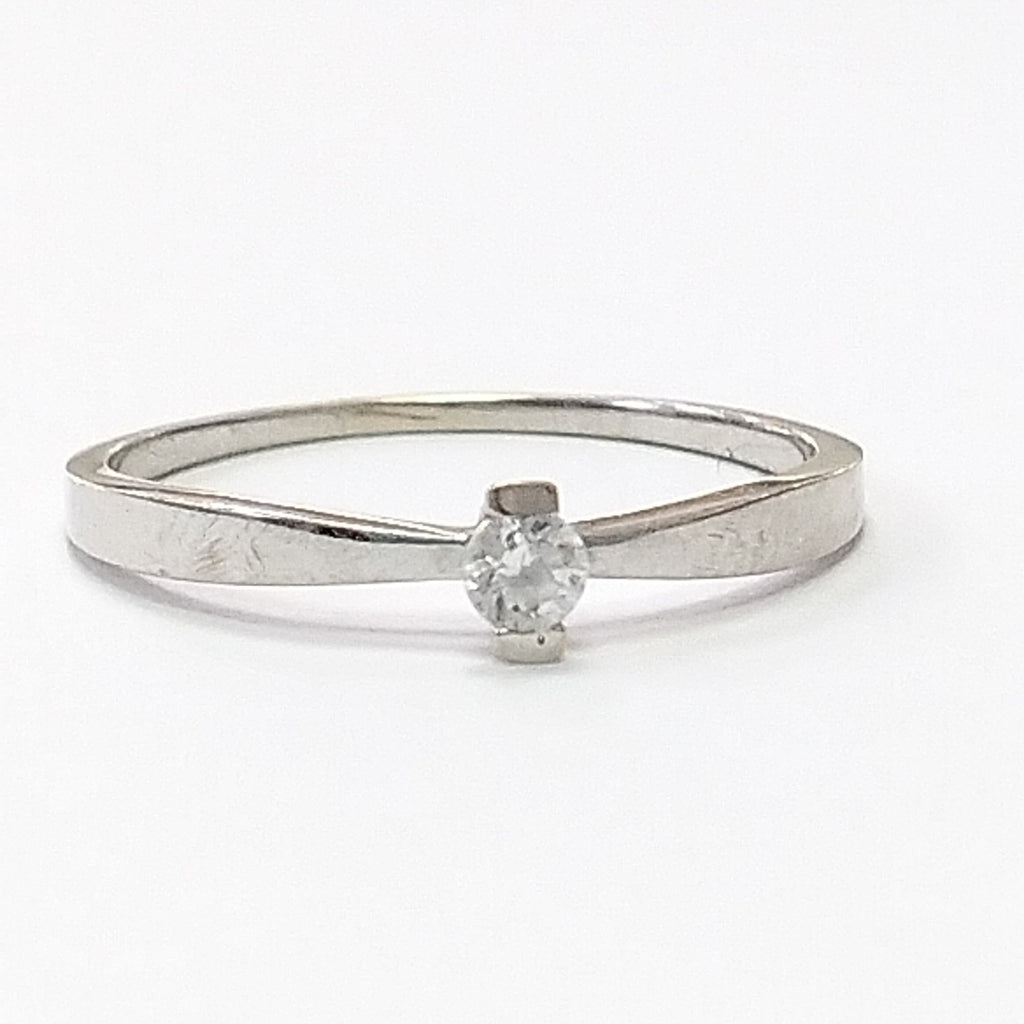 ANILLITO, SOLITARIO ORO BLANCO 14 K 1.1 GRMS (SEMINUEVO)