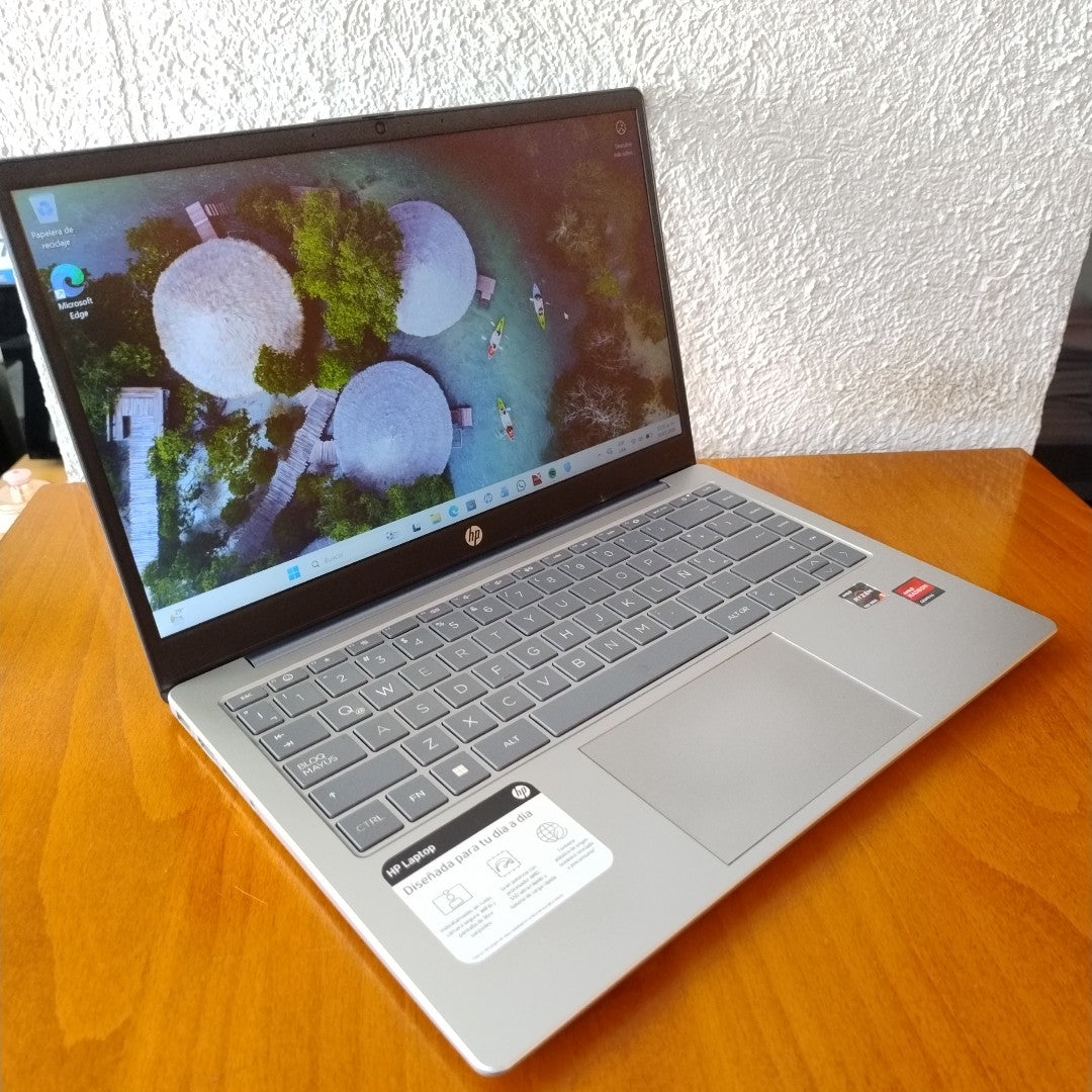 LAPTOP HP 14-EM0017LA (2024) 512 GB SSD 8 GB RAM (SEMINUEVO)