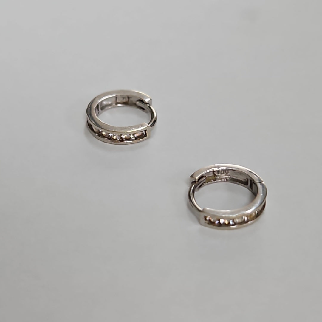 ARRACADAS PAR ORO BLANCO 14 K 1,00 GRMS (SEMINUEVO)