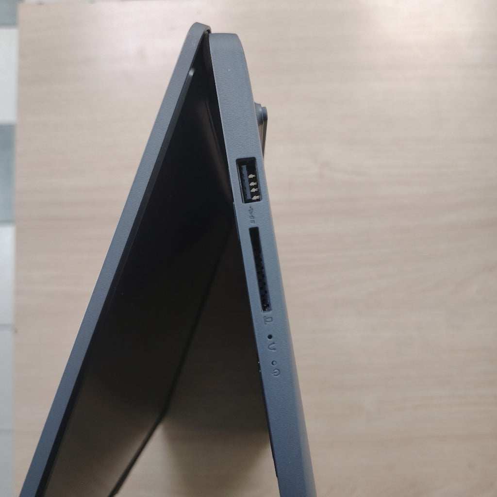 LAPTOP LENOVO IDEAPAD SLIM 3 15IRU8 (2025) 512 GB SSD 8 GB RAM (SEMINUEVO)