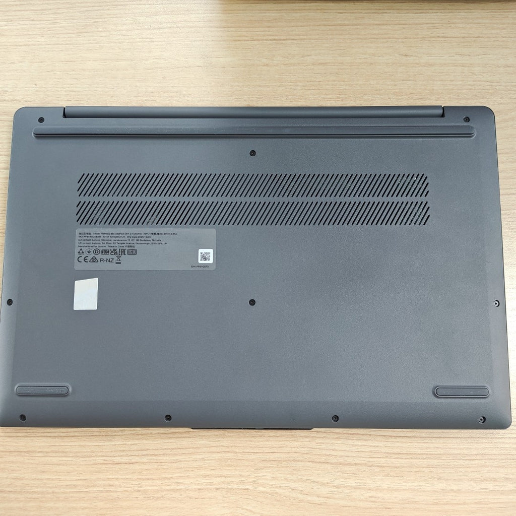 LAPTOP LENOVO IDEAPAD SLIM 3 15AMN8 (2025) 512 GB SSD 8 GB RAM (SEMINUEVO)