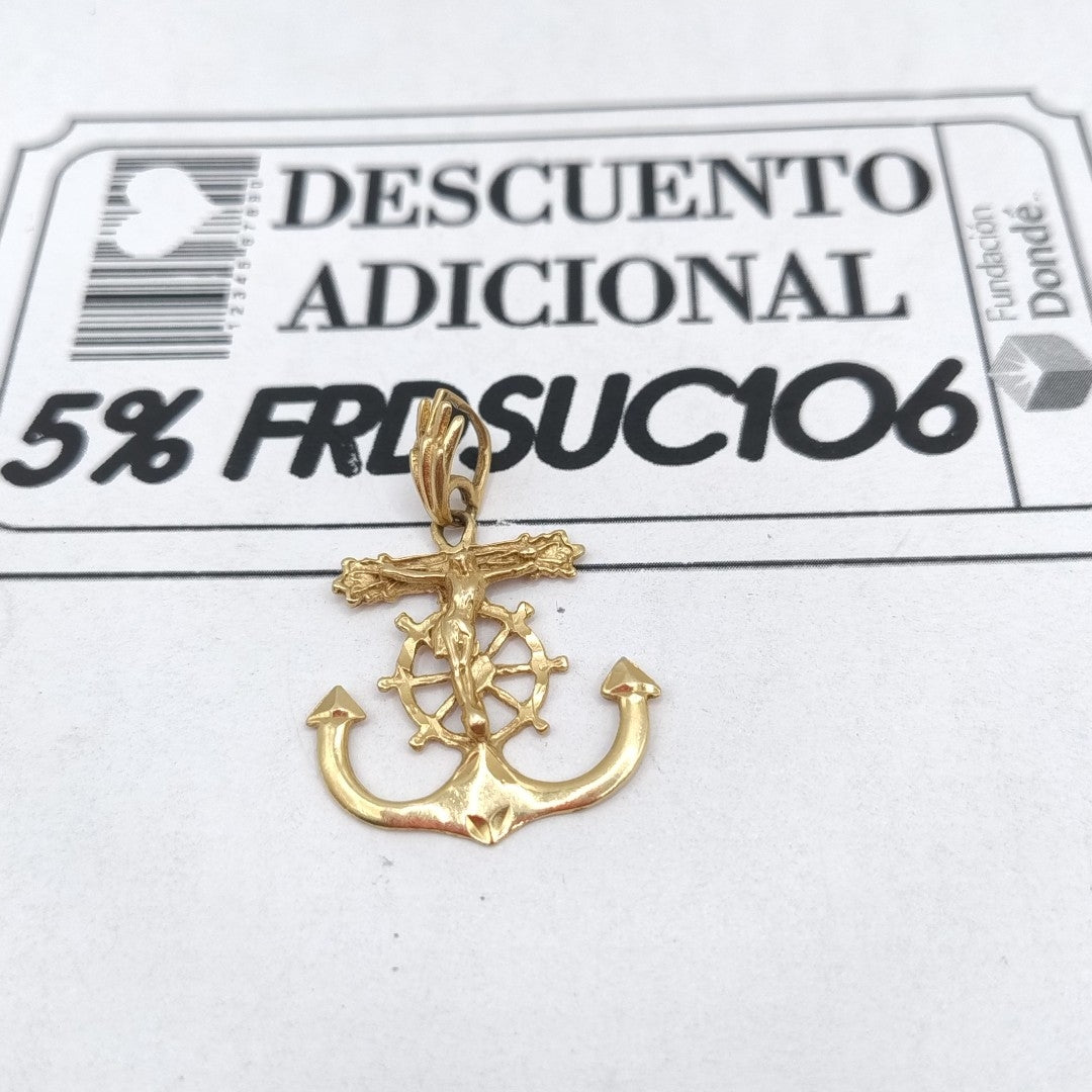CRISTO EN ANCLA ORO 14 K 3.6 GRMS (SEMINUEVO)
