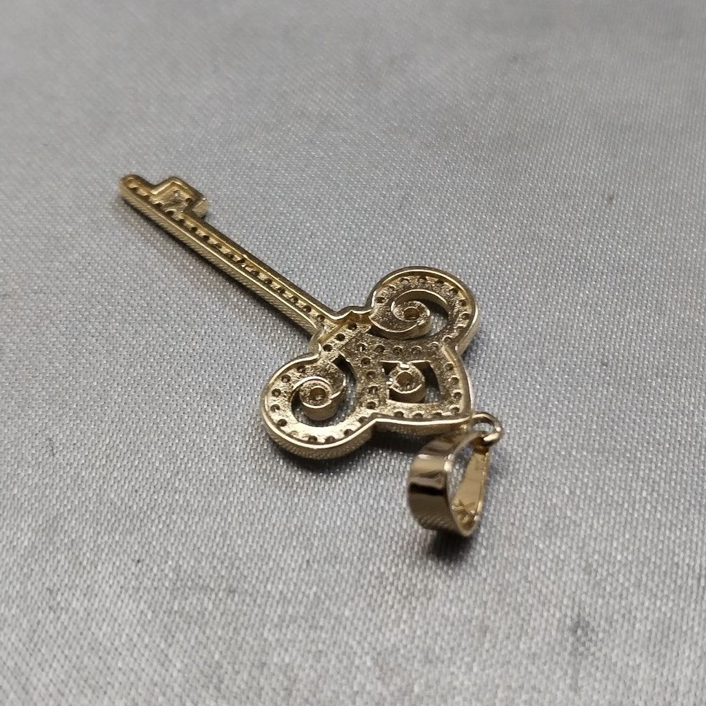 DIJE LLAVE C CIRCONIAS 14K 1.5 GR (NUEVO)