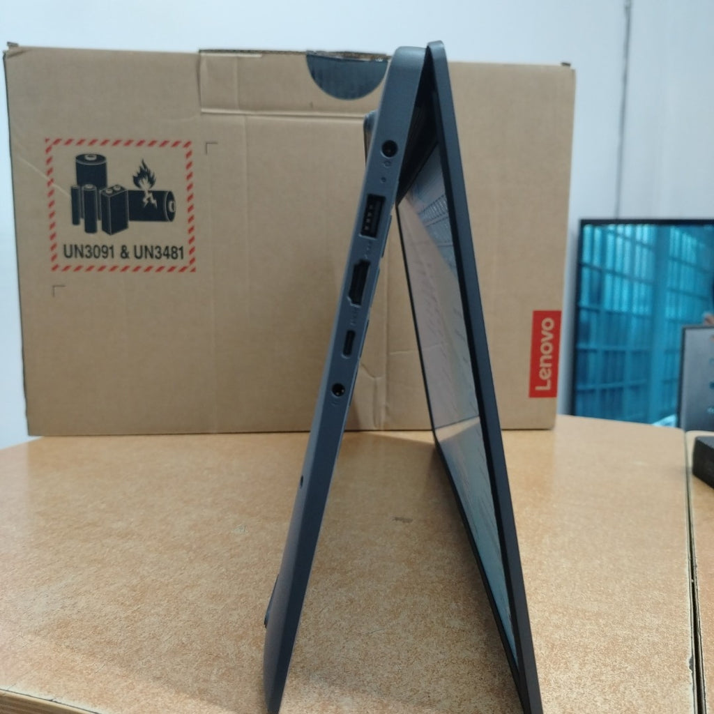 LAPTOP LENOVO IDEAPAD SLIM 3 15IAH8 (2024) 512 GB SSD 8 GB RAM