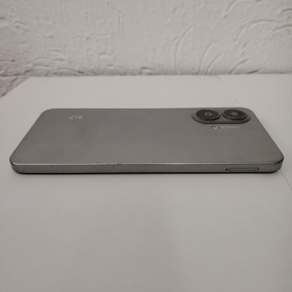 CELULAR ZTE BLADE A35E Z2466 (2024) 64 GB 2 GB RAM (SEMINUEVO)