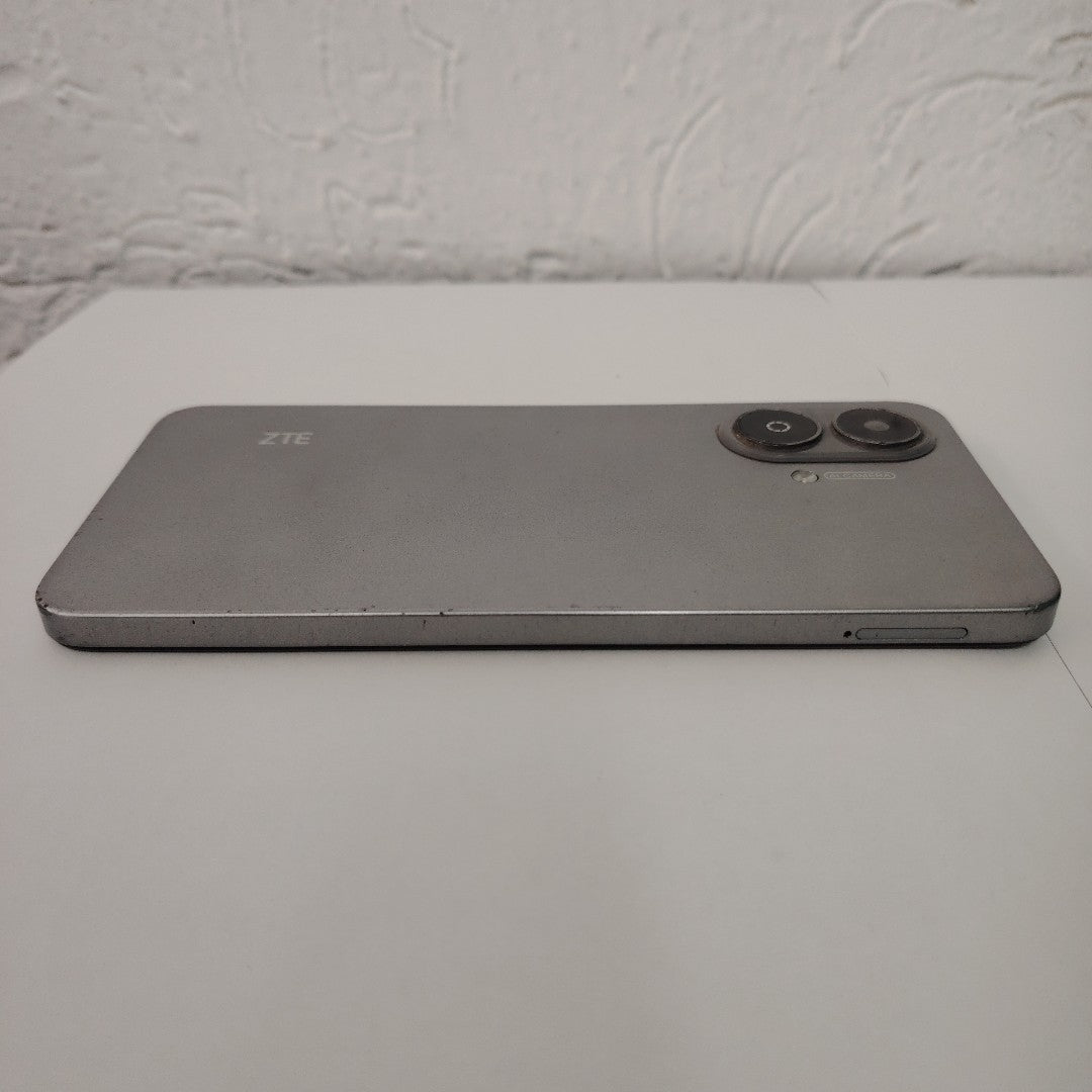 CELULAR ZTE BLADE A35E Z2466 (2024) 64 GB 2 GB RAM (SEMINUEVO)