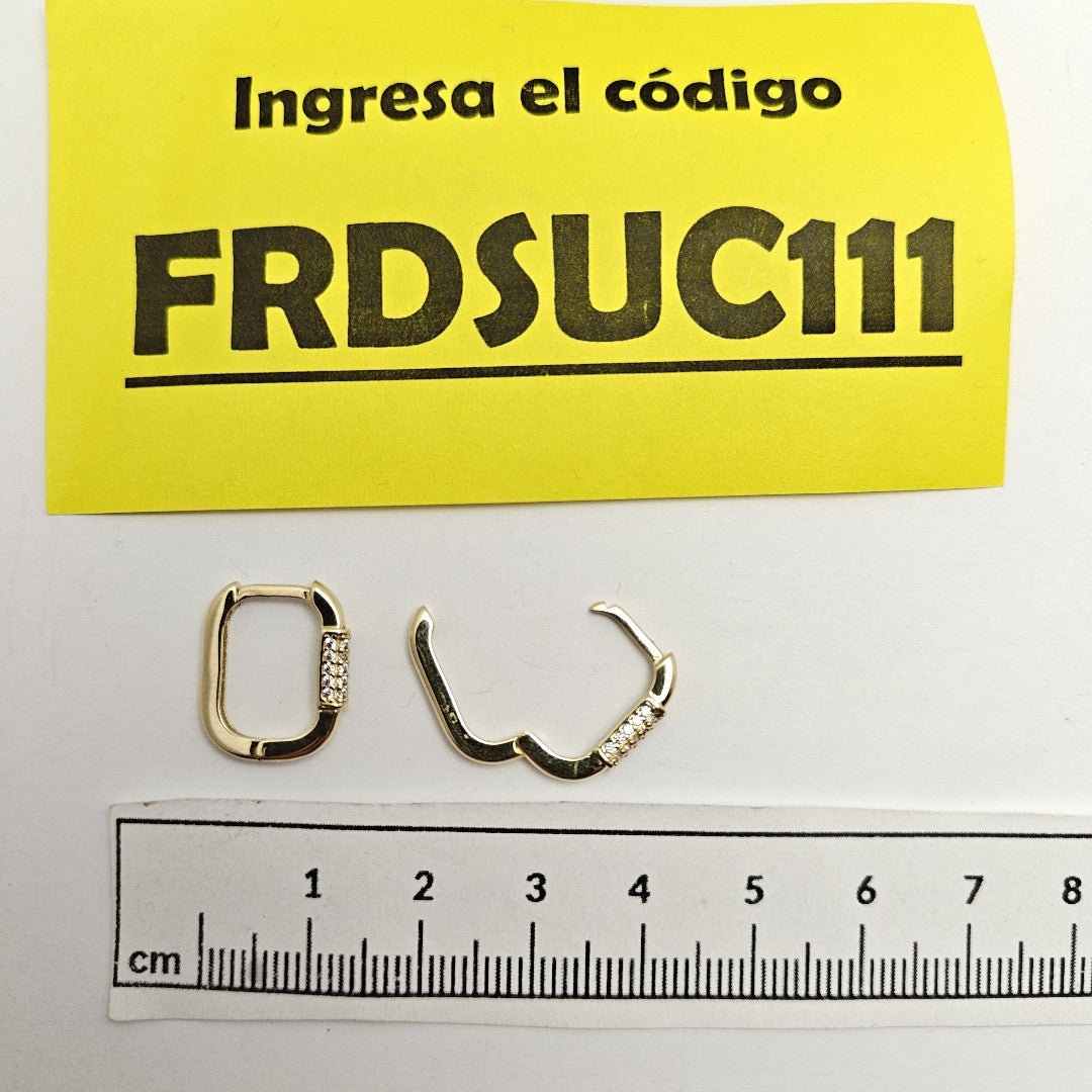 ARETES HUGGIES OVALADA C CIRCONIAS 14K 2.5 GR (NUEVO)
