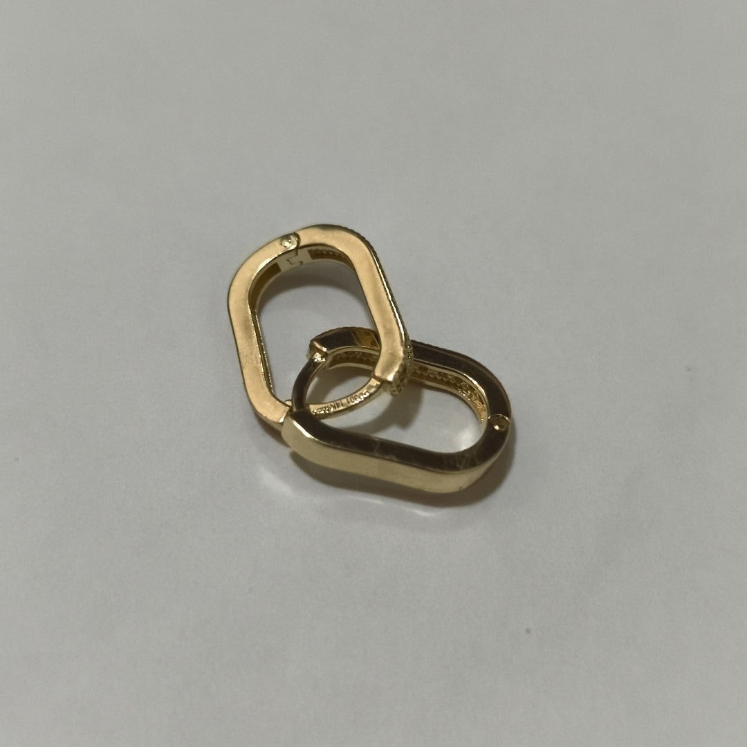 ARETES HUGGIES OVALADA C CIRCONIAS 14K 2.5 GR (NUEVO)