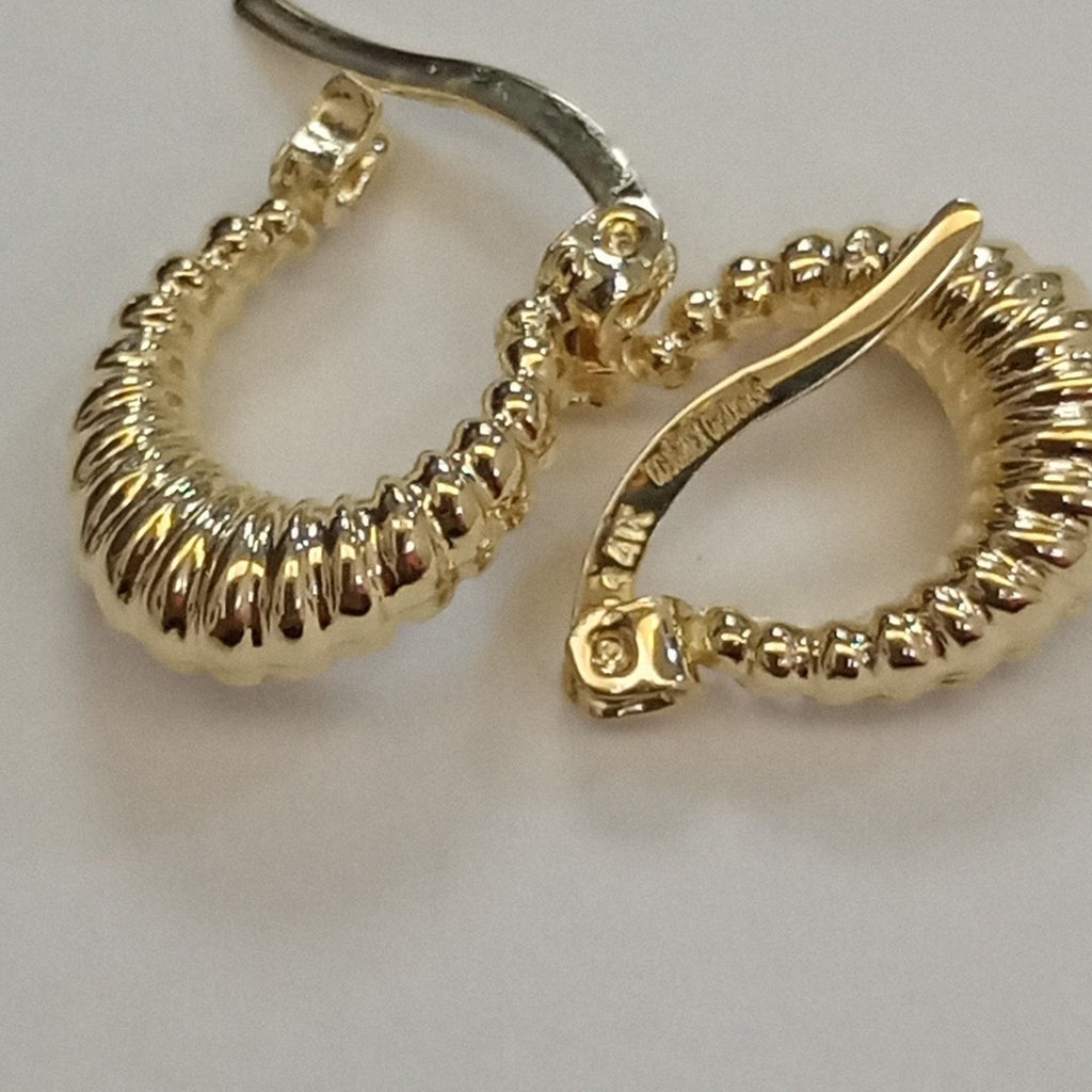 ARETES ARRACADA ESTRIADAS 14K 1.1 GR (NUEVO)