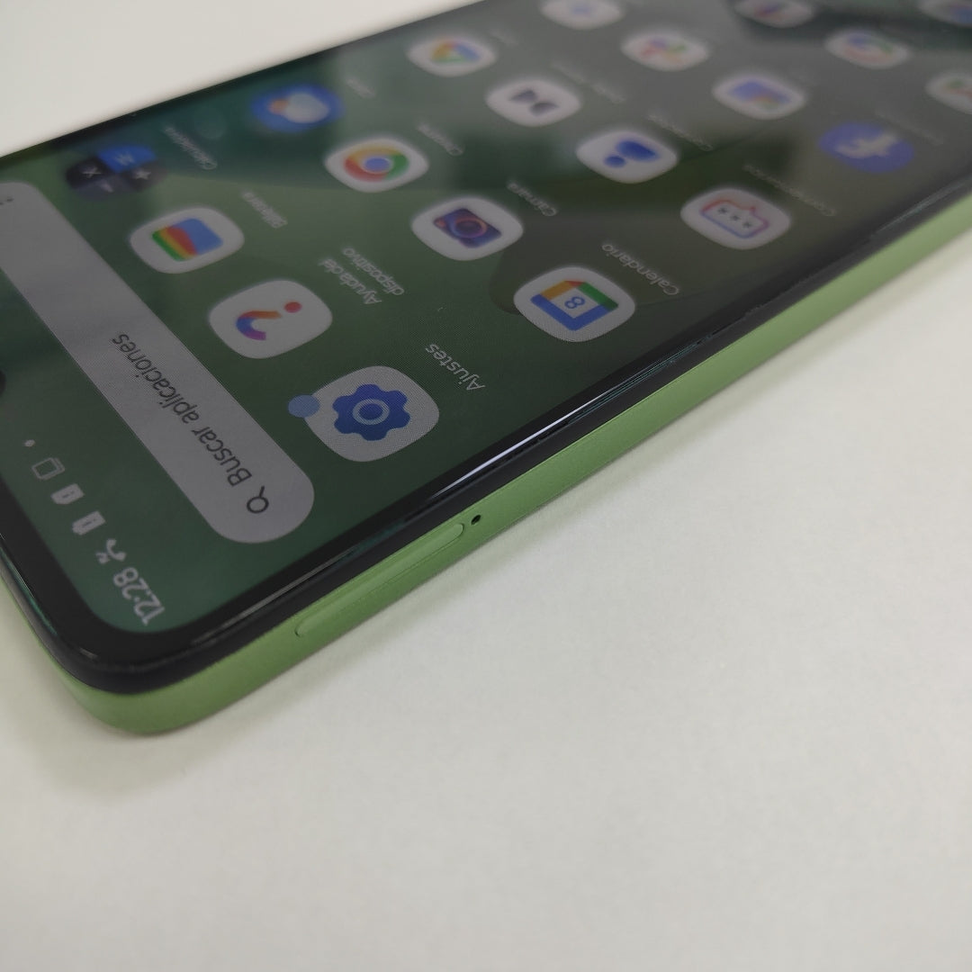 CELULAR MOTOROLA MOTO G06 XT2535-2 (2025) 256 GB 4 GB RAM (SEMINUEVO)