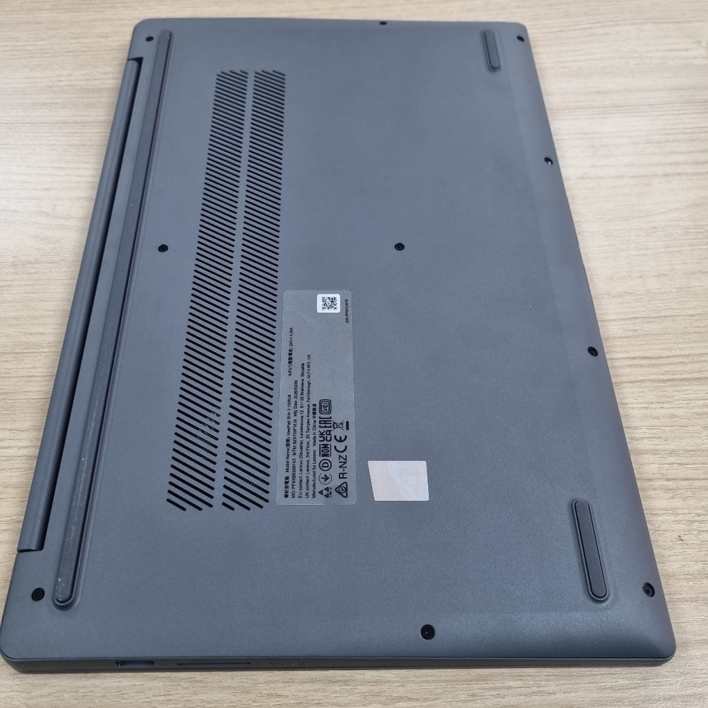 LAPTOP LENOVO IDEAPAD SLIM 3 15IRU8 (2025) 512 GB SSD 8 GB RAM (SEMINUEVO)