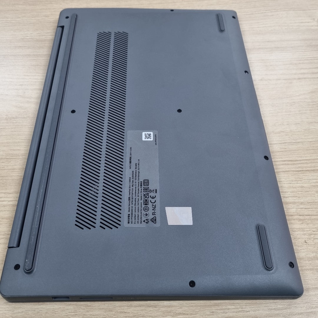 LAPTOP LENOVO IDEAPAD SLIM 3 15IRU8 (2025) 512 GB SSD 8 GB RAM (SEMINUEVO)