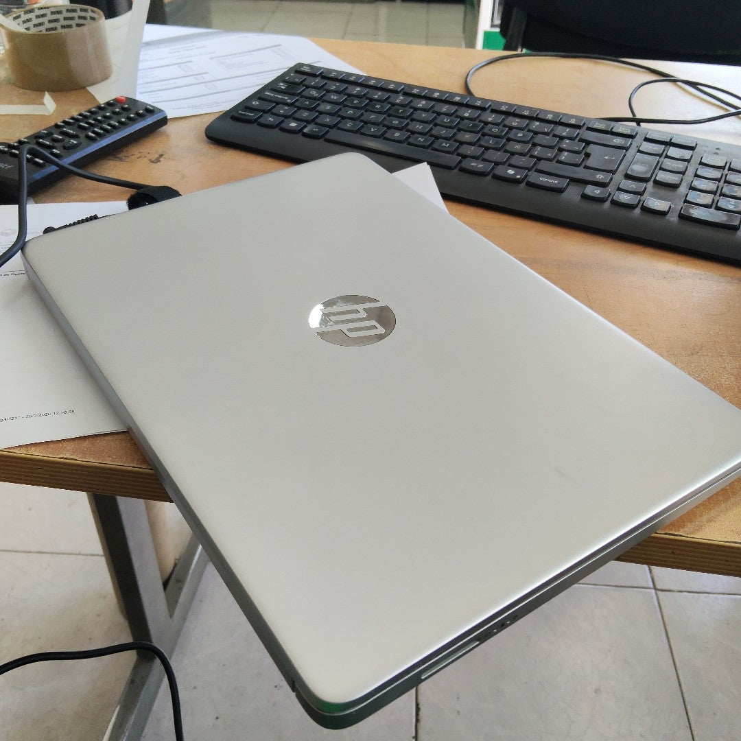 LAPTOP HP 14-DQ0505LA (2023) 256 GB SSD 8 GB RAM (SEMINUEVO)