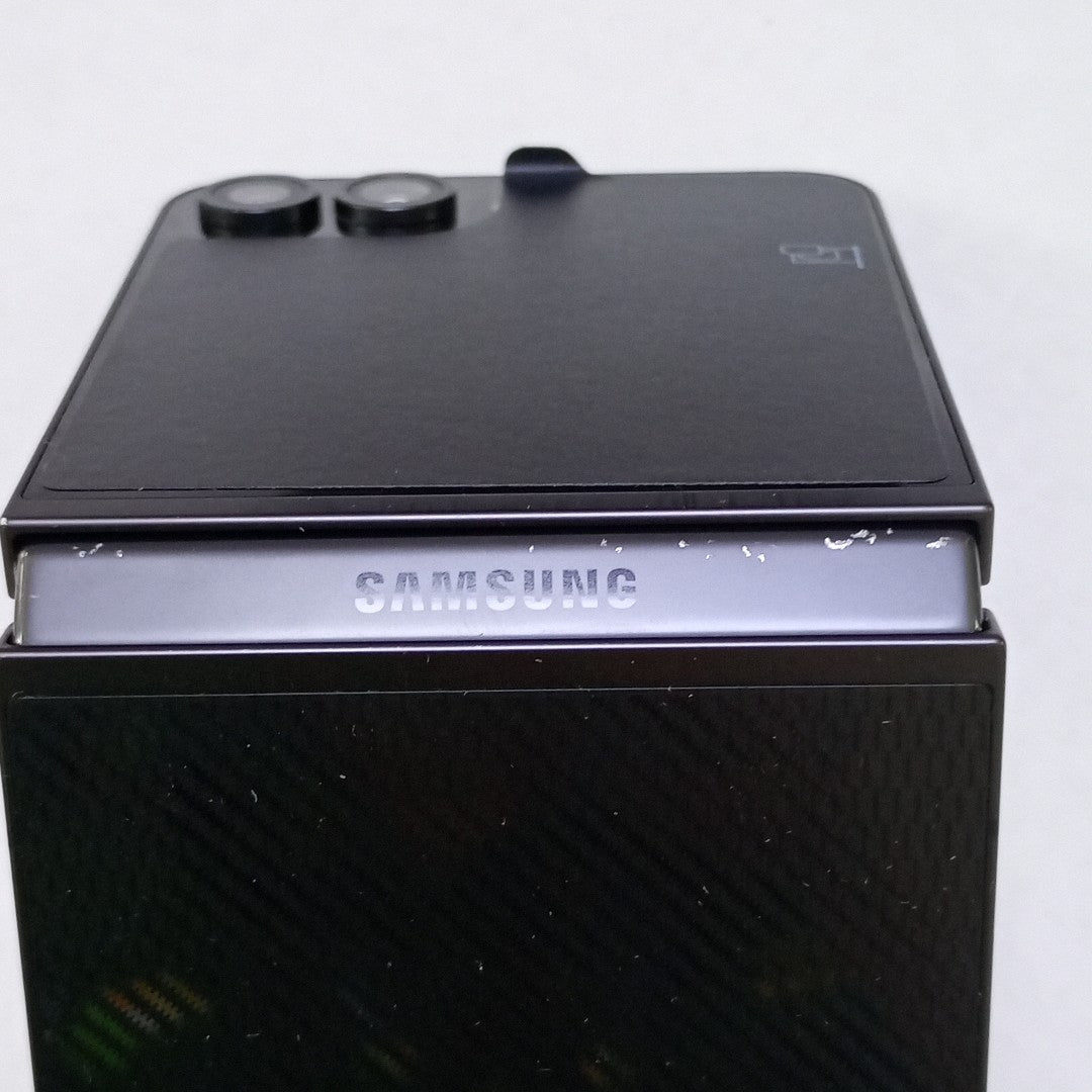 CELULAR SAMSUNG GALAXY Z FLIP6 SM-F741B (2024) 512 GB 12 GB RAM (SEMINUEVO)