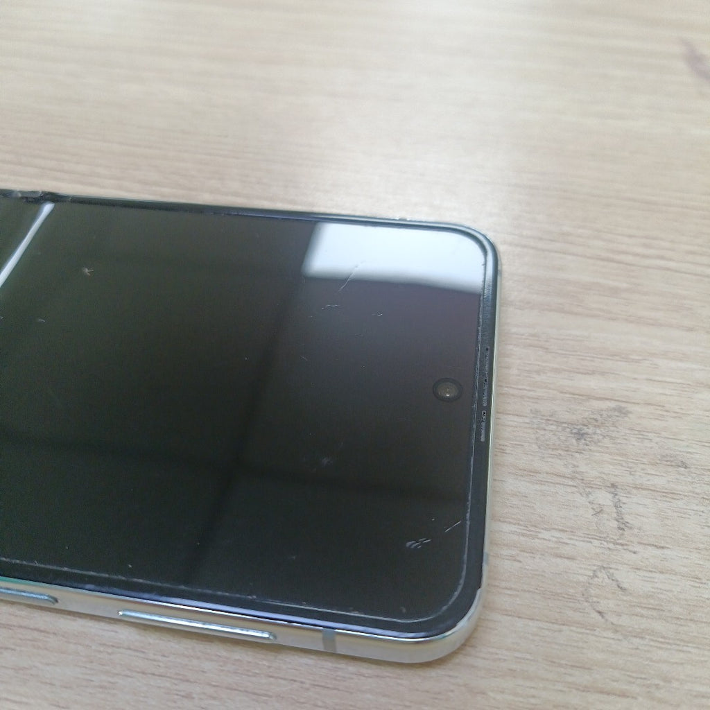 CELULAR SAMSUNG GALAXY Z FLIP 5 SM-F731B (2023) 512 GB 8 GB RAM (SEMINUEVO)