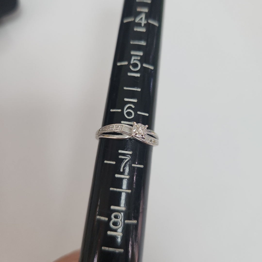 SOLITARIO ORO, ORO BLANCO 14 K 2.4 GRMS (SEMINUEVO)